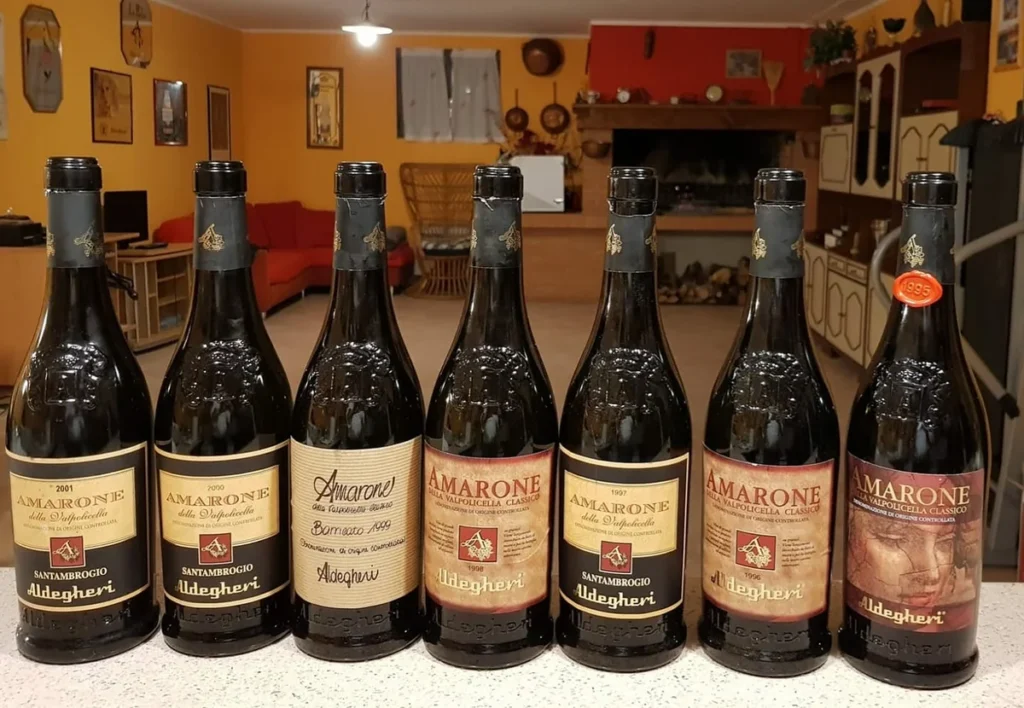 На этикетке будет указано, производился ли Amarone в исторической или в расширенной производственной зоне. На этикетке Amarone из Valpolicella Classica написано слово «CLASSICO», а у Valpolicella Allargata - нет.