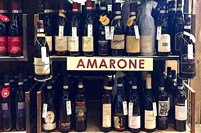 Полка с винами Амароне